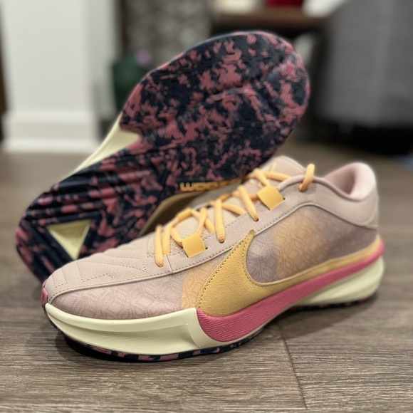Disney Christmas 2025 Lil Rin Rin Plush Badge Red New